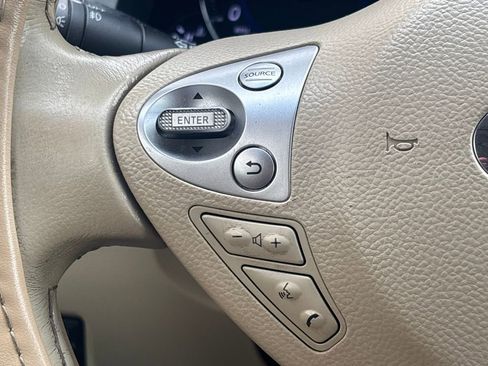 Used 2014 INFINITI QX70 AWD w/ Premium Package image 18