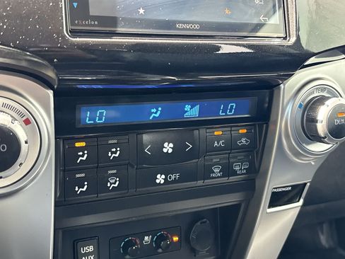 Used 2016 Toyota 4Runner Limited AWD/4WD image 23