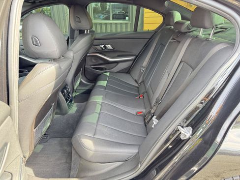 Used 2021 BMW 330i Sedan w/ M Sport Package RWD image 23