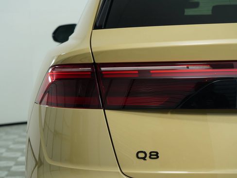 Certified 2025 Audi Q8 Premium Plus w/ Premium Plus Package AWD/4WD image 19