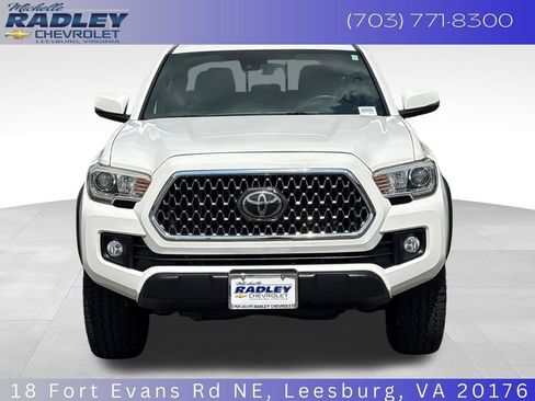 Used 2019 Toyota Tacoma TRD Off-Road AWD/4WD image 9
