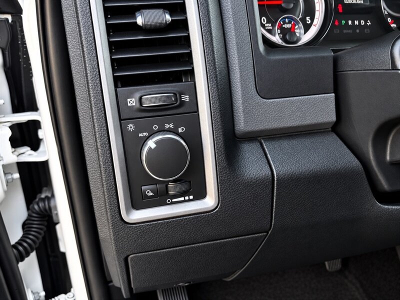 Used 2018 RAM 2500 Tradesman w/ Chrome Appearance Group AWD/4WD image 11