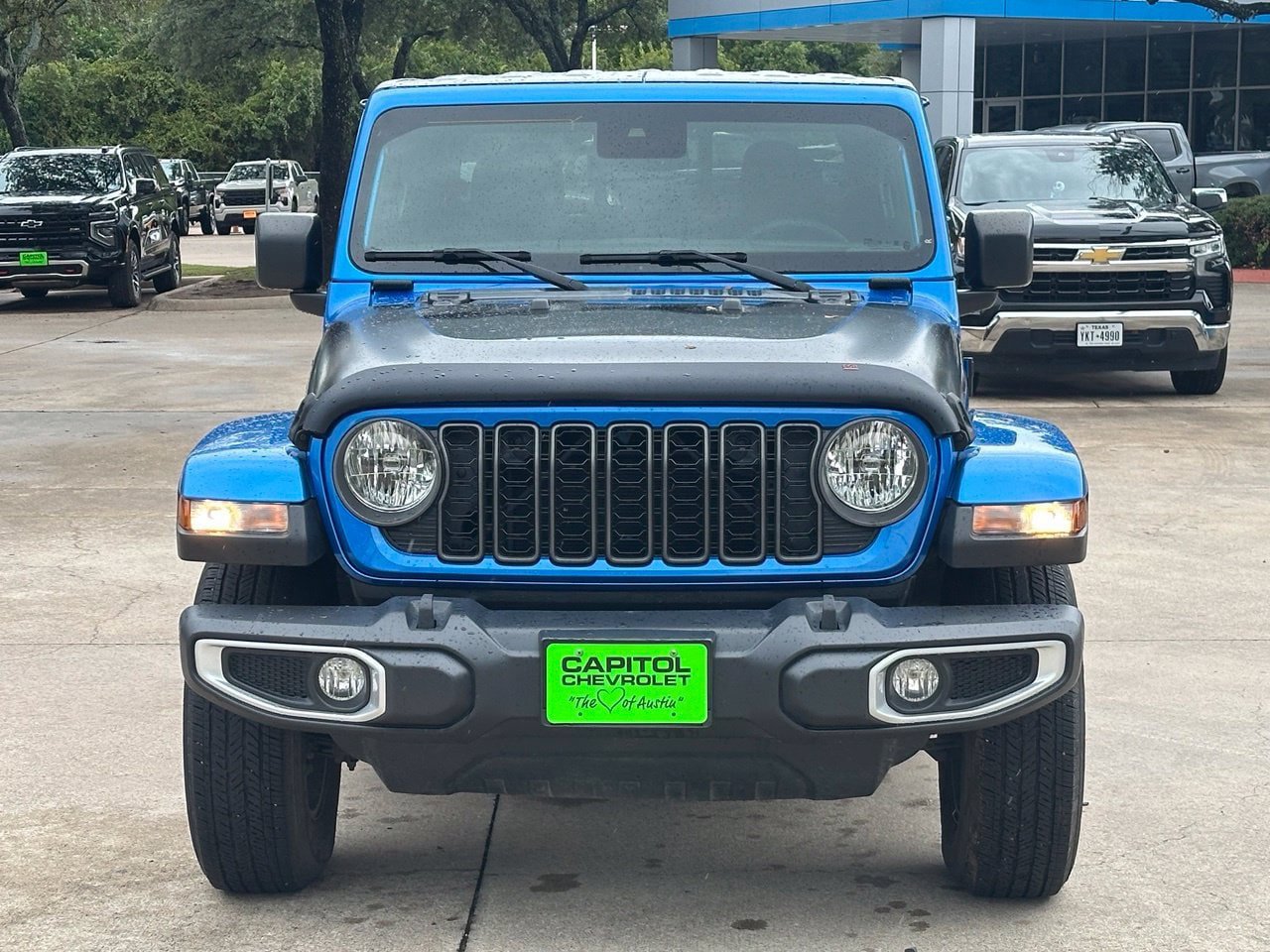 Used 2024 Jeep Gladiator Sport AWD/4WD image 8