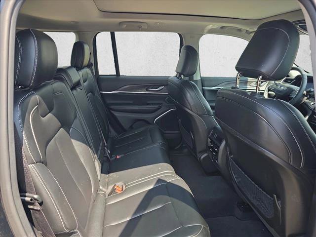 Used 2023 Jeep Grand Cherokee Limited RWD image 20