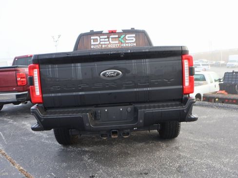 Used 2023 Ford F250 XLT w/ Black Appearance Package image 12