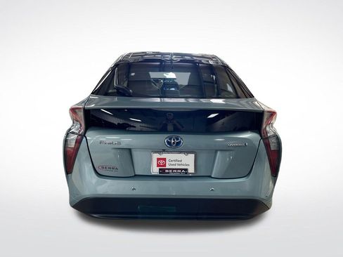 Certified 2017 Toyota Prius Three FWD image 4