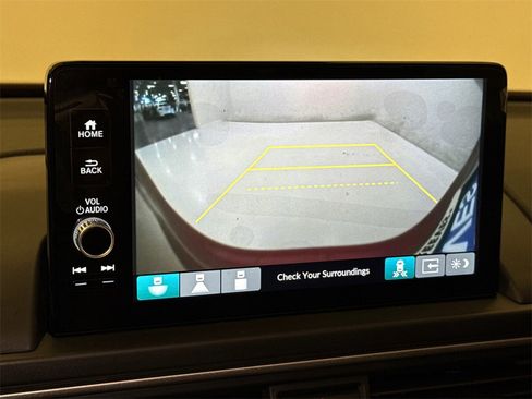 New 2025 Honda Pilot Touring image 28