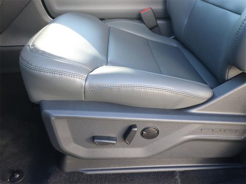 New 2026 Ford Expedition Active image 18