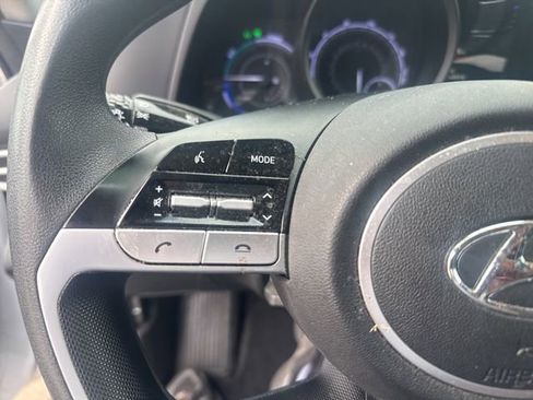 Used 2022 Hyundai Elantra Blue image 13