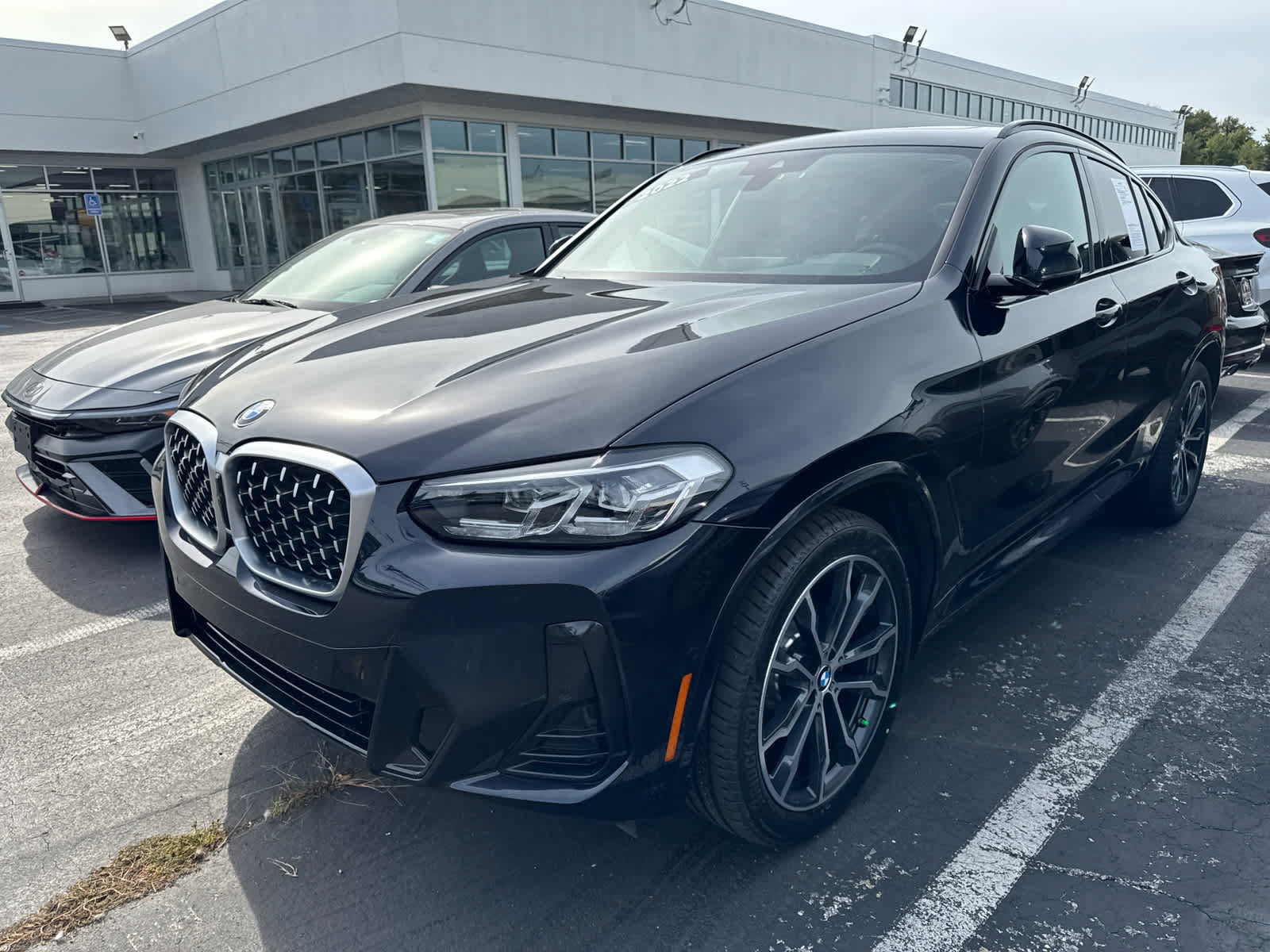 Used 2022 BMW X4 xDrive30i w/ M Sport Package 2 AWD/4WD image 3