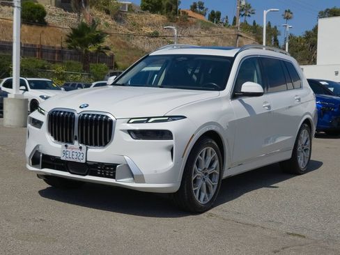 Used 2023 BMW X7 xDrive40i AWD/4WD image 3