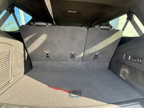 Used 2022 GMC Yukon Denali image 4