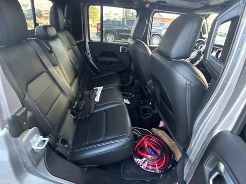Used 2020 Jeep Gladiator Overland AWD/4WD image 9