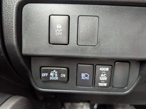 Used 2023 Toyota Tacoma TRD Sport image 19