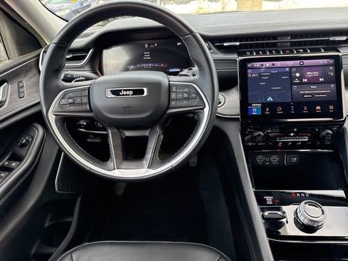 Used 2022 Jeep Grand Cherokee Limited image 22