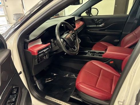 Used 2023 Lincoln Corsair Reserve w/ Rear Removable Package Tray image 15