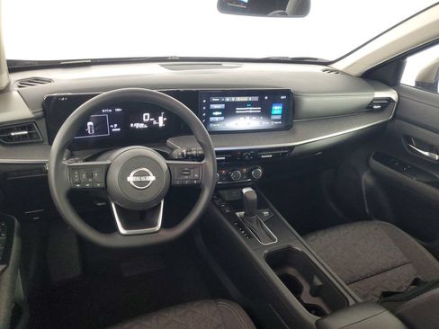 Used 2025 Nissan Kicks SV FWD image 15