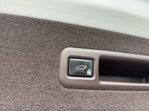 Used 2019 Lexus RX 350L Premium w/ Premium Package image 11