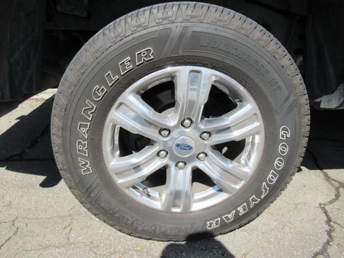Used 2019 Ford Ranger XLT w/ Equipment Group 302A Luxury AWD/4WD image 5