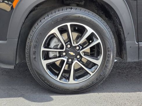 Used 2025 Chevrolet TrailBlazer LT AWD/4WD image 29