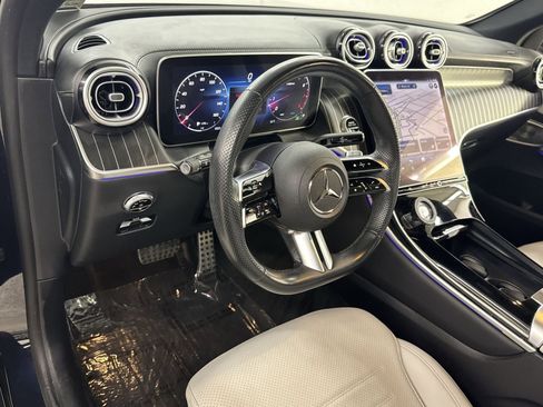 Used 2023 Mercedes-Benz GLC 300 4MATIC image 13