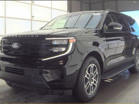 Used 2025 Ford Expedition Max Active image 1