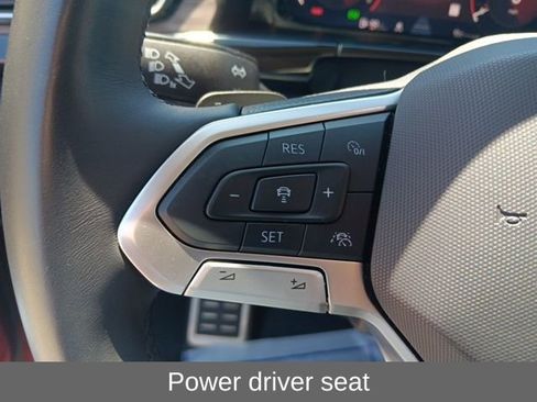 Used 2024 Volkswagen Atlas SEL Premium R-Line image 9