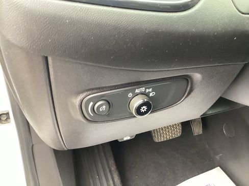 Used 2022 Chevrolet Equinox RS w/ Infotainment Package AWD/4WD image 15