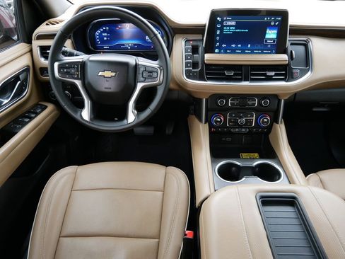 Used 2023 Chevrolet Suburban Premier AWD/4WD image 21