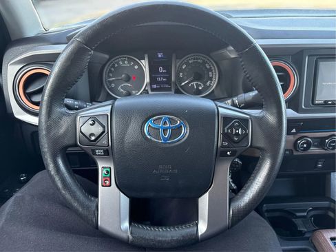 Used 2017 Toyota Tacoma SR5 w/ Tow Package AWD/4WD image 21