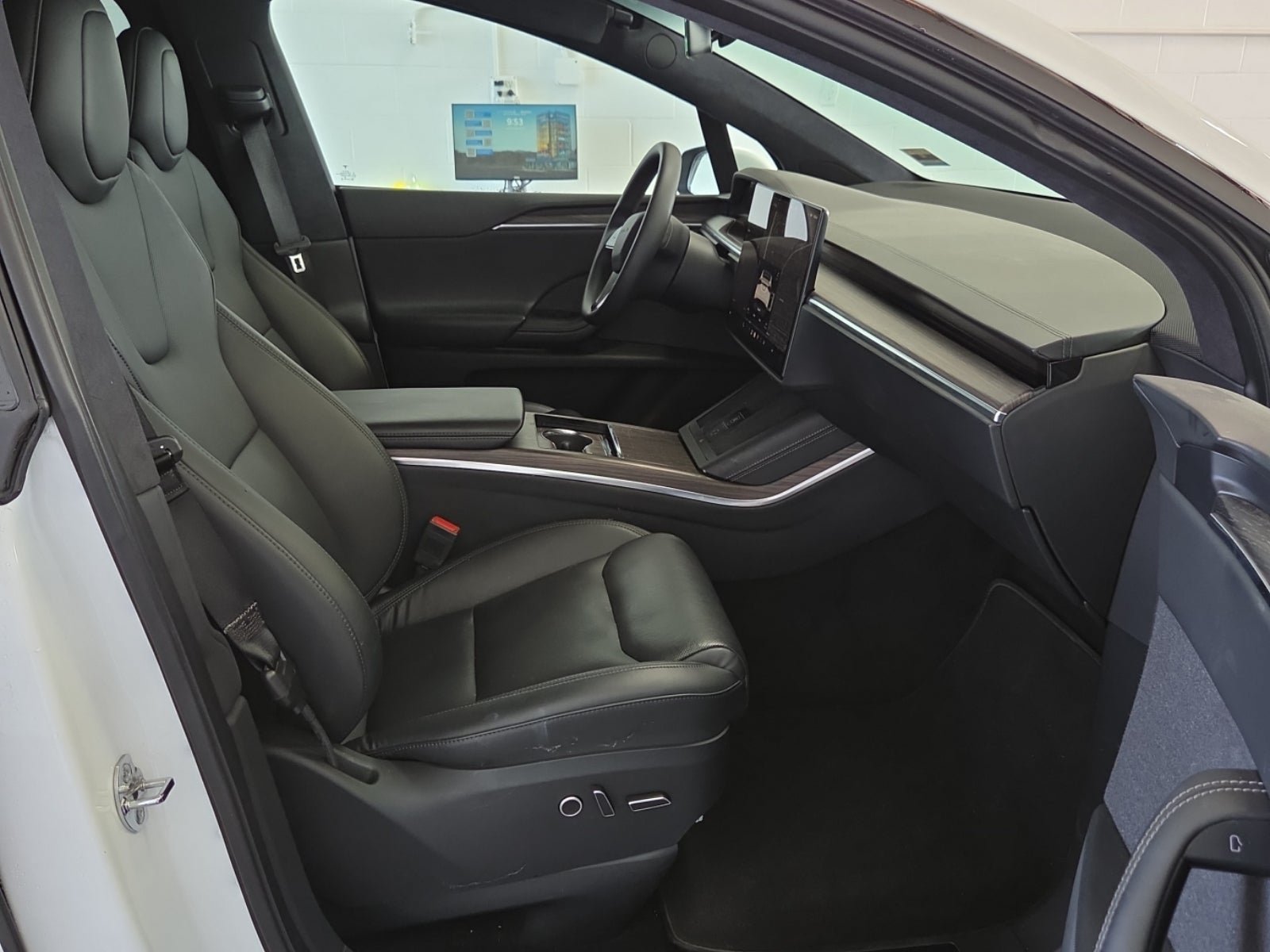 Used 2023 Tesla Model X AWD/4WD image 3