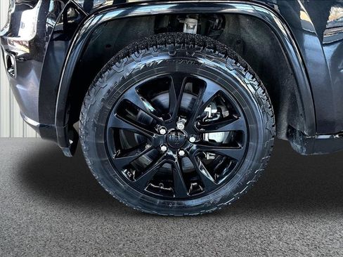 Used 2022 Jeep Grand Cherokee Altitude AWD/4WD image 34