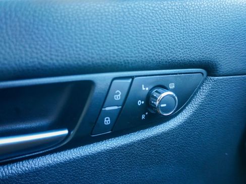 Used 2013 Volkswagen Passat 2.5 SE image 36