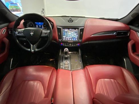 Used 2018 Maserati Levante GranLusso image 27