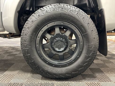 Used 2011 Toyota Tacoma 4x4 Double Cab w/ TRD Sport Pkg image 31