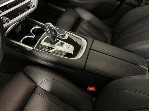 Used 2018 BMW 750i xDrive w/ Autobahn Package AWD/4WD image 17