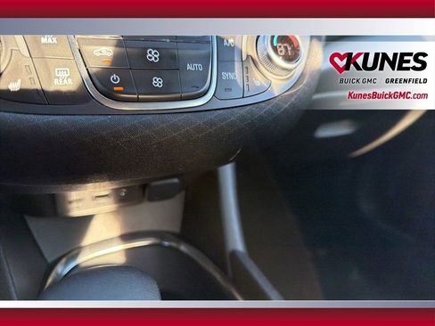 Used 2024 Chevrolet Malibu LT image 19