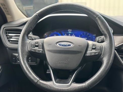 Used 2020 Ford Escape Titanium image 12