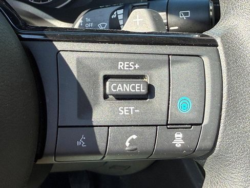 Used 2023 Nissan Rogue SV image 14