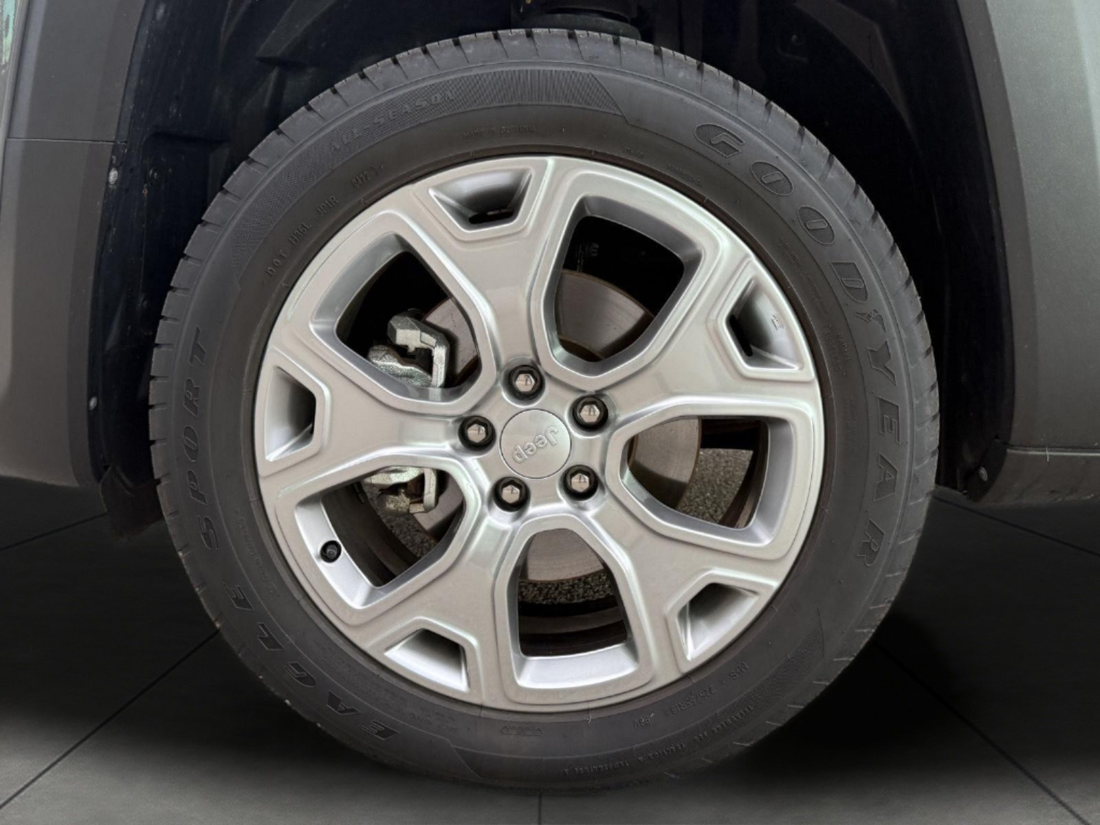 Used 2022 Jeep Renegade Limited AWD/4WD image 7