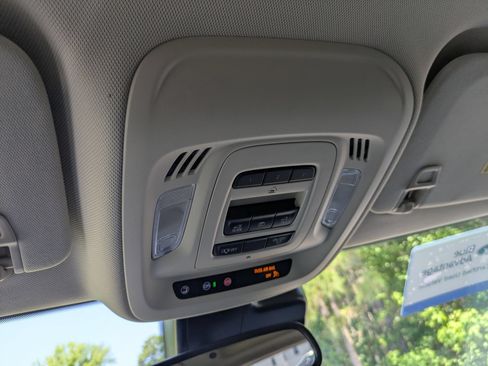 Used 2023 Buick Envision Essence w/ Technology Package I AWD/4WD image 27