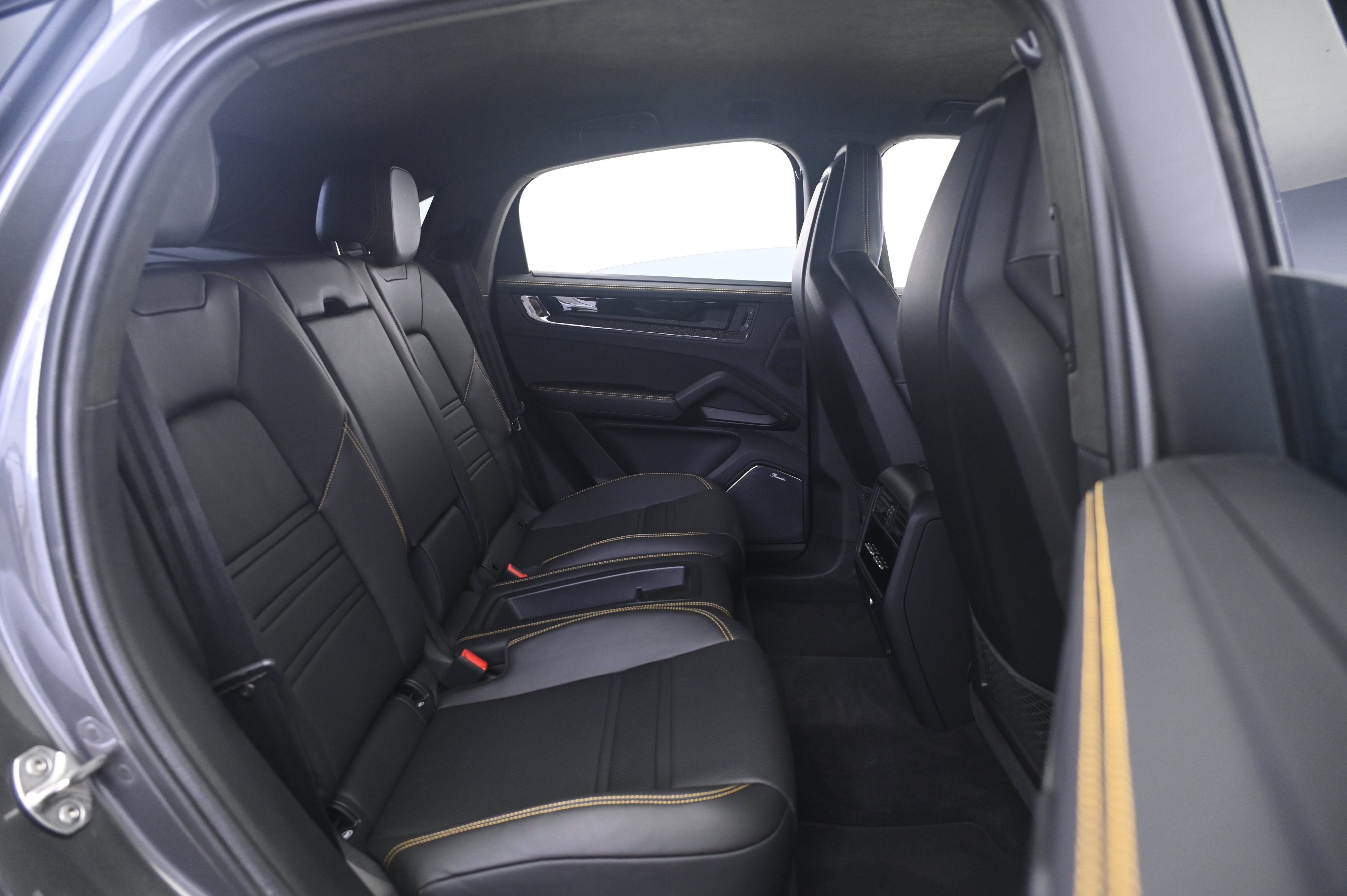 Used 2024 Porsche Cayenne Turbo GT AWD/4WD image 18