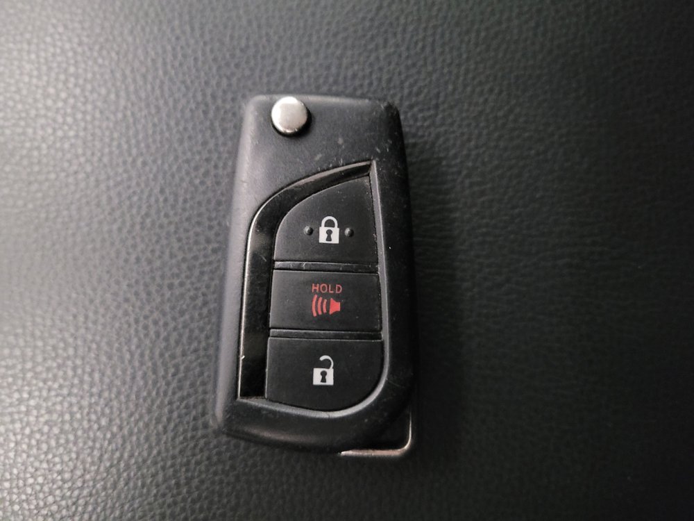 Used 2021 Toyota RAV4 LE AWD/4WD image 32