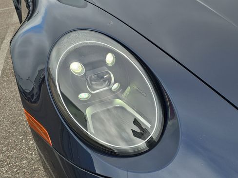 Used 2021 Porsche 911 Turbo image 6