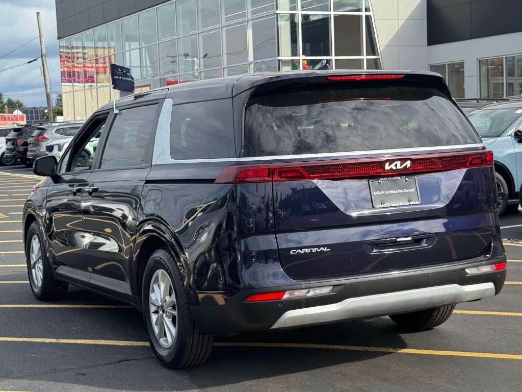 Certified 2024 Kia Carnival LX FWD image 9