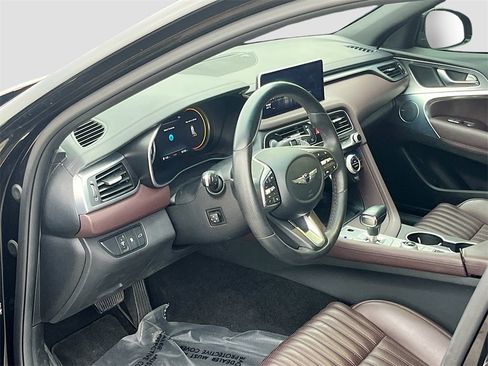 Used 2022 Genesis G70 2.0T w/ Prestige Package image 9