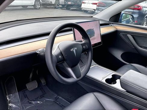 Used 2023 Tesla Model Y Long Range AWD/4WD image 17