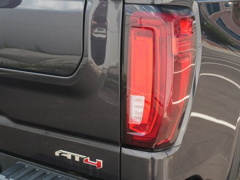 Used 2023 GMC Sierra 1500 AT4 w/ AT4 Premium Package AWD/4WD image 46