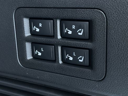 New 2026 Nissan Armada Platinum image 19