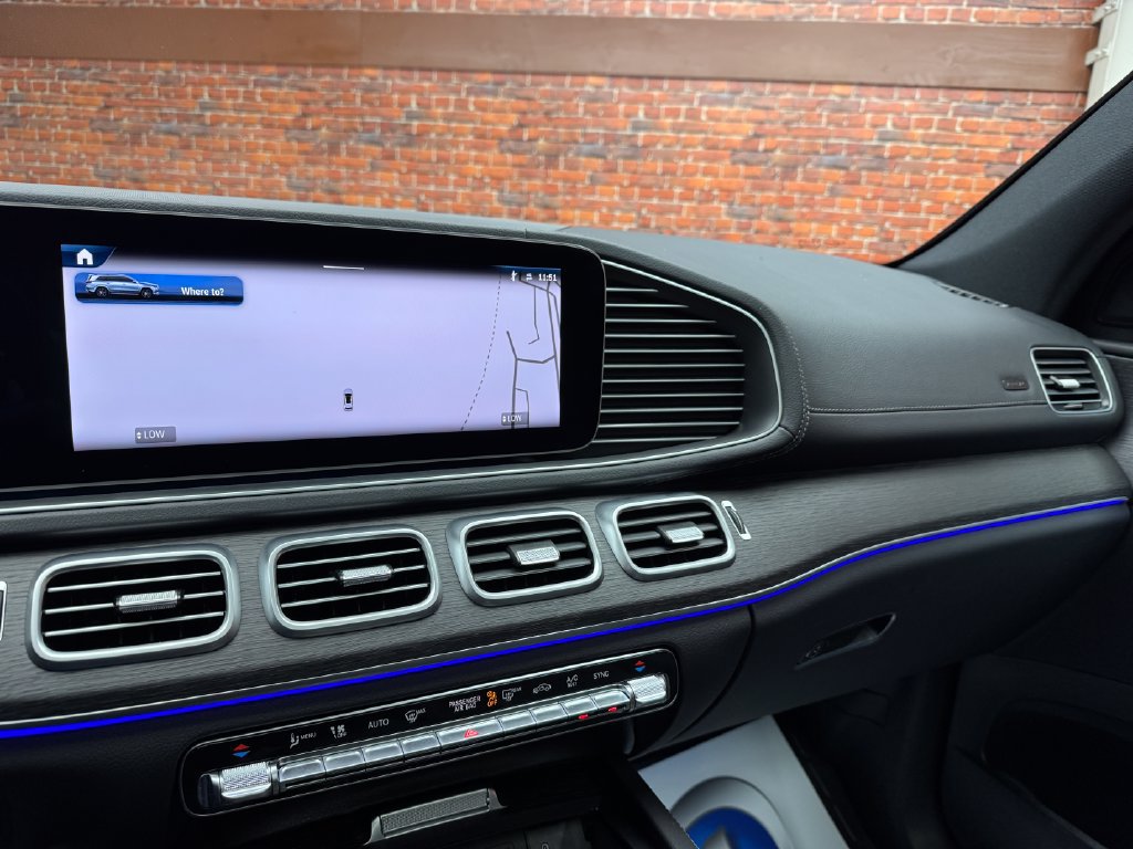 Used 2025 Mercedes-Benz GLS 450 4MATIC image 16